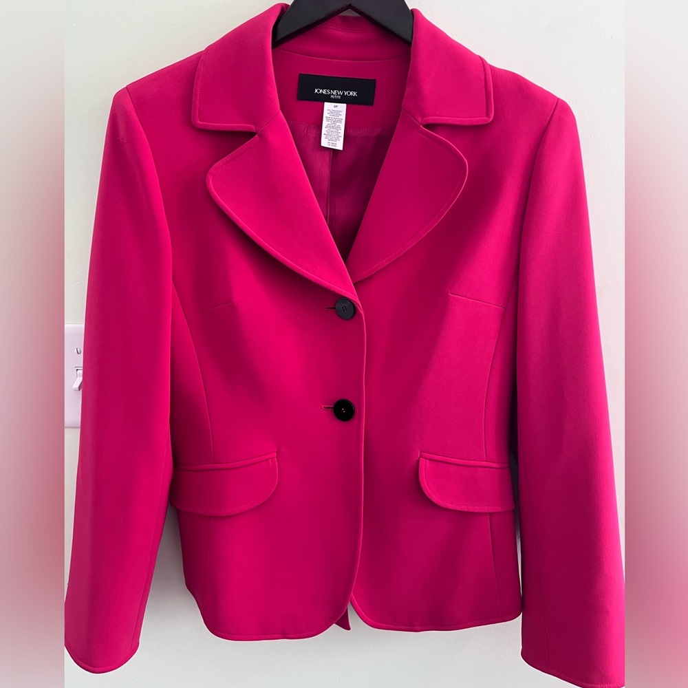 This gorgeous red blazer is perfect for work or fun.
